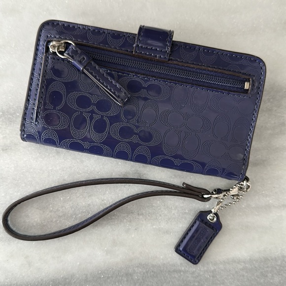 Coach Purple Patent Leather Wristlet Wallet - Picture 6 of 6
